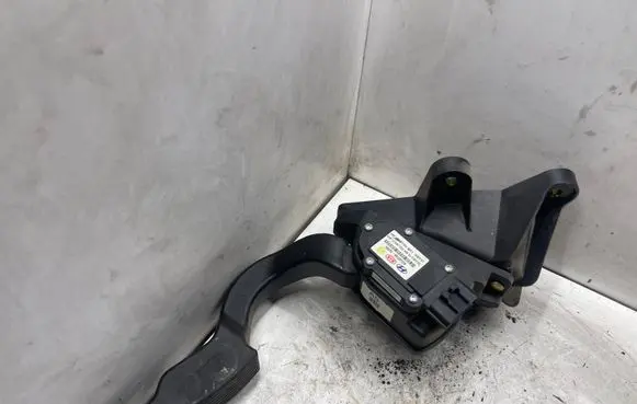 Hyundai Sonata Accelerator throttle pedal BCL0312A3L000