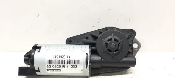 Nissan Qashqai Seat adjustment motor 1191923 1196707X 119192311
