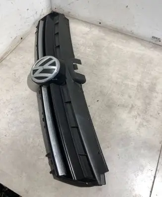 Volkswagen Golf VII Front bumper upper radiator grill 5G0853653E 5G0853655D