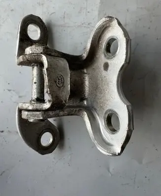 Toyota Prius (NHW20) Rear door upper hinge 