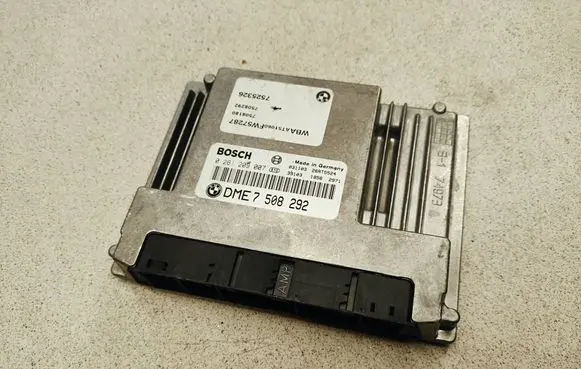 BMW 3 E46 Engine control unit/module DME7508292 7525326 76780943