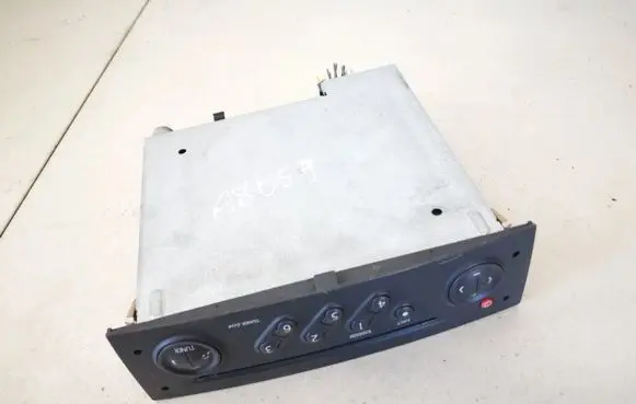 Renault Megane II Radio/CD/DVD/GPS head unit 8200256141 8200256141-c