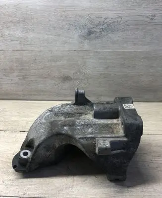 Mercedes-Benz C W204 Engine mounting bracket A6512230004 180413