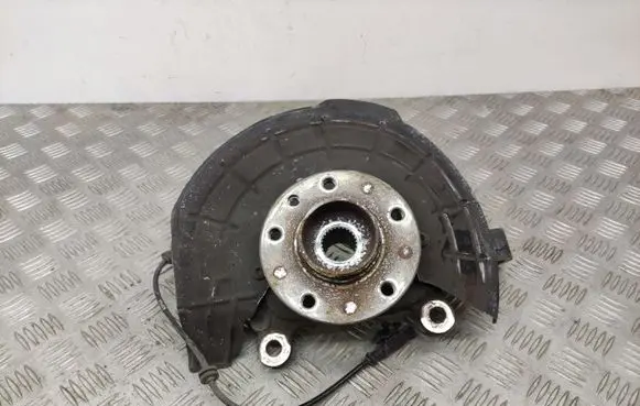 Front wheel hub