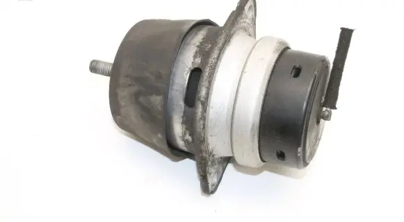 Audi Q7 4L Engine mount bracket 7L8199131F