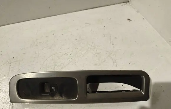 Volvo V50 Electric window control switch 8679669 ESW164