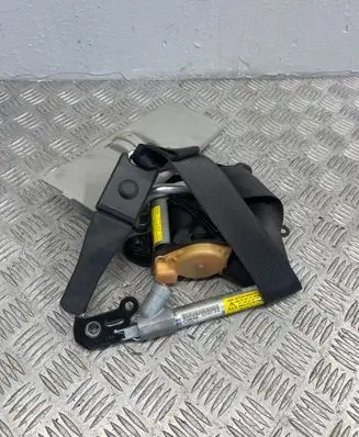 Opel Insignia A Front seatbelt buckle 305536910 25112010