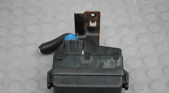 Honda HR-V Relay mounting block SKRZYNKA-MALA-LEWA