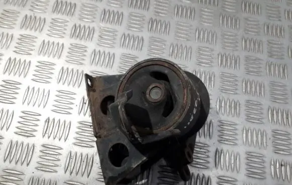 Nissan X-Trail T30 Engine mount bracket rn62490lb
