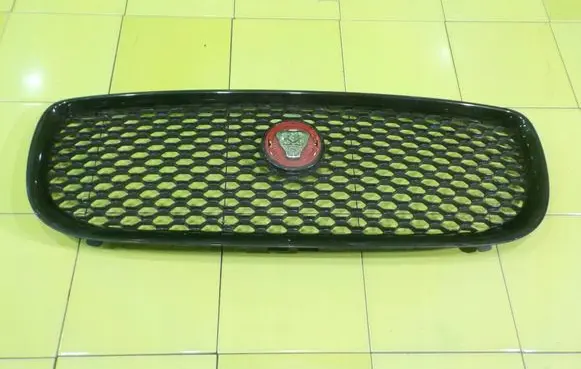 Jaguar XE Front bumper upper radiator grill X7M018K28AA