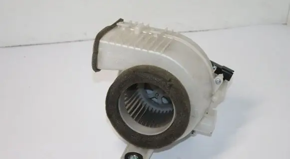 Toyota Auris E180 Hybrid/electric vehicle battery fan G923012010