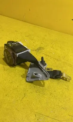 Nissan Qashqai Seat belt trim RZ4R3P2K6