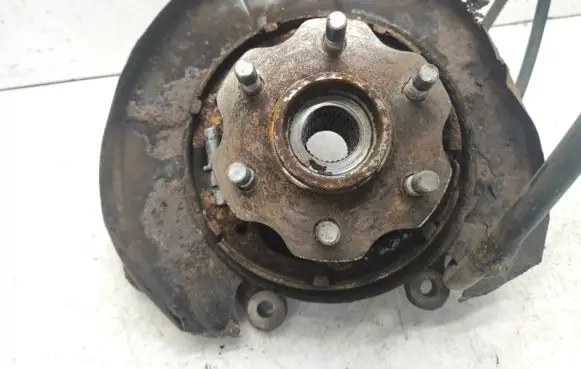 Rear wheel hub spindle/knuckle