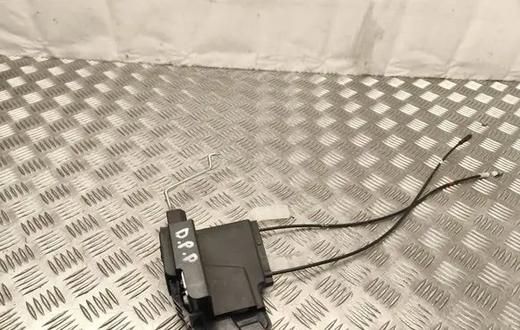 Hyundai Tucson JM Front door lock 