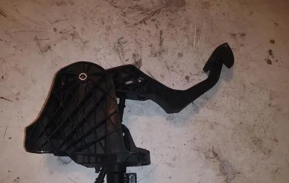 Skoda Yeti (5L) Clutch pedal 1K2721059DK