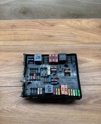 Volkswagen Golf V Fuse module 1K0937124K 1197 1086