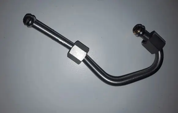 Fuel injector supply line/pipe