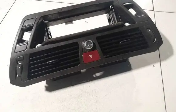 Citroen C4 Grand Picasso Dash center air vent grill 303845