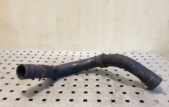 Audi A3 S3 8P Engine coolant pipe/hose 3C0122101