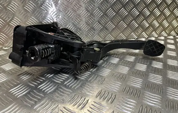Volkswagen PASSAT B8 Clutch pedal 5Q2721059FQ