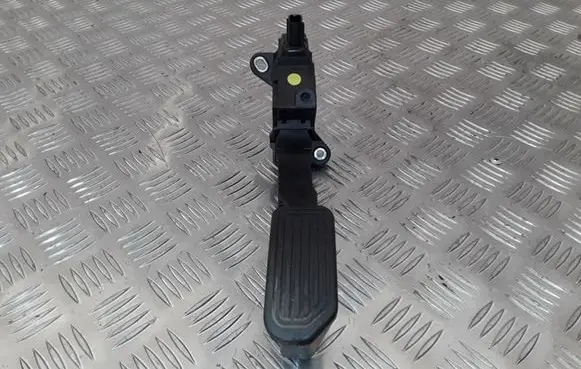 Toyota Auris E180 Accelerator throttle pedal 781100W040 13309A 07765791890