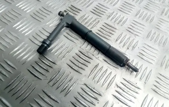 Nissan Almera Fuel injector