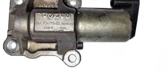 Volvo S60 Camshaft vanos timing valve 8670421
