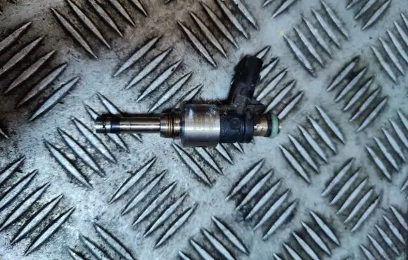 KIA Sportage Fuel injector 9041080014