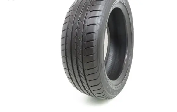 Volkswagen Golf V R16 summer tire 