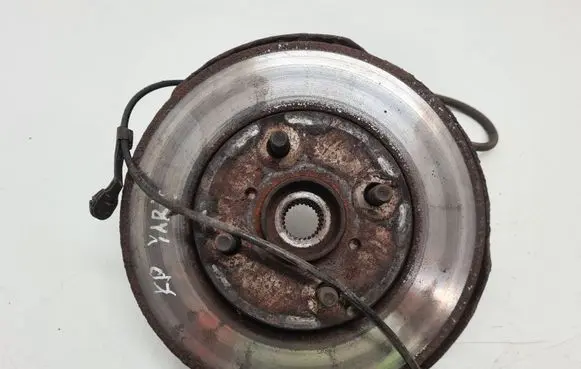 Toyota Yaris Front wheel hub