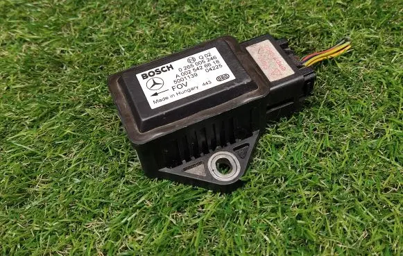 Mercedes-Benz Vito Viano W639 ESP acceleration yaw rate sensor A0025426618 0265005246