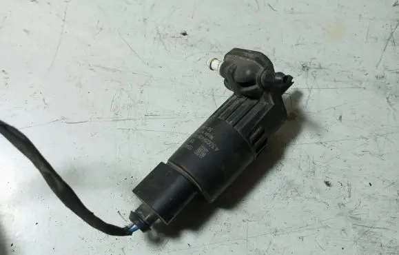 Opel Astra J Windscreen/windshield washer pump 13349273