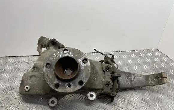 BMW 5 GT F07 Front wheel hub
