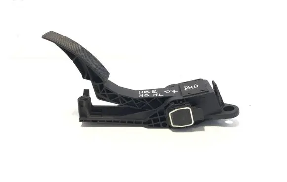 Mercedes-Benz R W251 Accelerator throttle pedal A1643000104