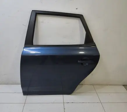 KIA Ceed Rear door