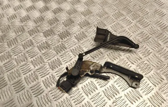 Mercedes-Benz C W204 Air suspension front height level sensor A0045428518