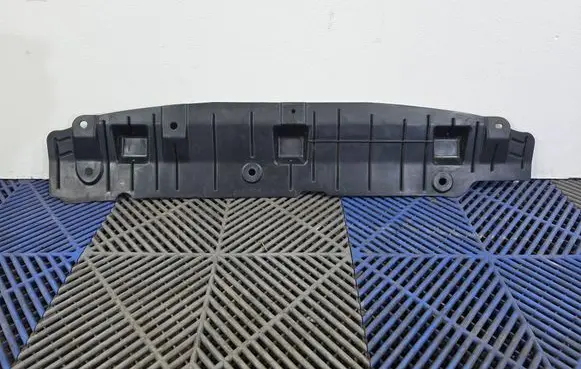 Toyota Yaris Front bumper skid plate/under tray 532890D060