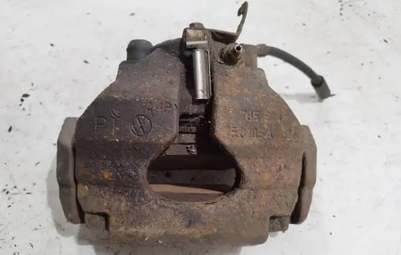 Volkswagen Multivan T5 Front brake caliper