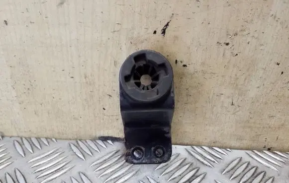 Nissan X-Trail T31 Radiator mount bracket