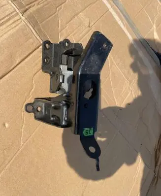 Toyota Yaris Engine mount vacuum valve 