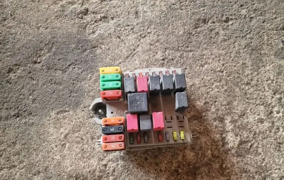 Fiat Bravo Fuse module 51775688