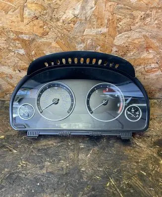 BMW 5 F10 F11 Speedometer (instrument cluster) 9249347 2000090763 25811511