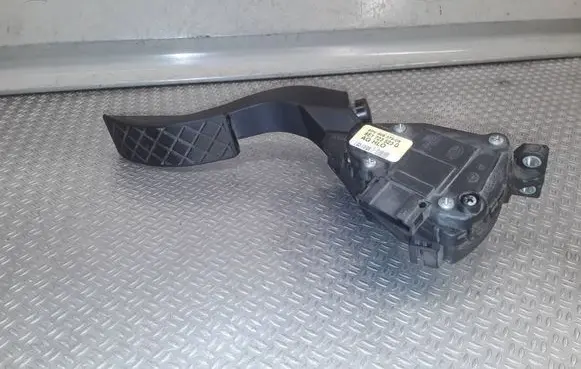 Audi A4 S4 B7 8E 8H Accelerator throttle pedal 8E1723523G