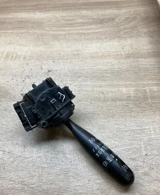 Toyota Yaris Wiper control stalk 173647