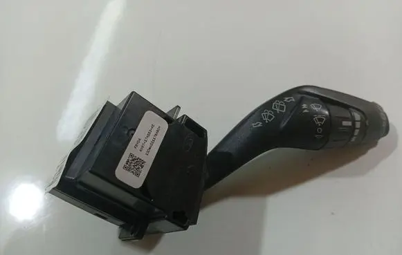 Ford Focus Wiper control stalk AV6T17A553AE AV6T-17A553-AE