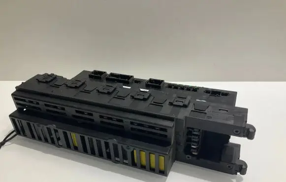 Mercedes-Benz E W211 SAM control unit 2115454601 5DK00804765 0518815001102