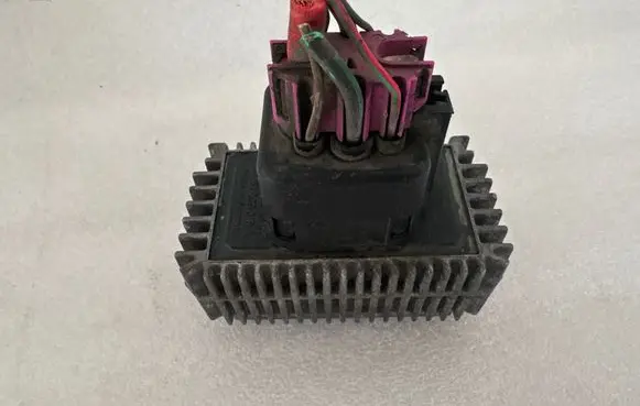 Opel Zafira B Glow plug pre-heat relay 55354141 51299018A