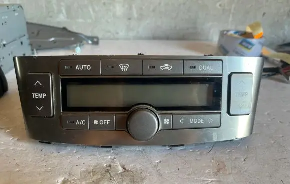 Toyota Avensis T250 Climate control unit 8D03284 5590205050H 5590005271