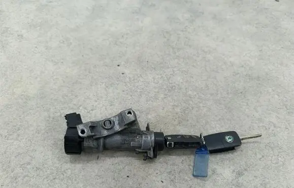 Skoda Fabia Mk2 (5J) Ignition lock 6R0905851D