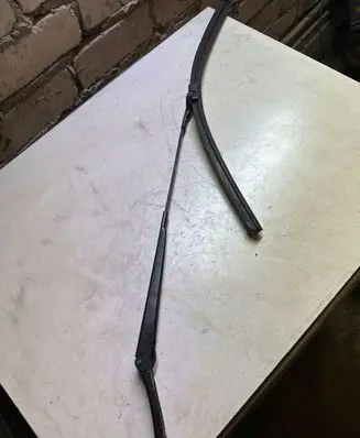 Volkswagen Caddy Front wiper blade arm 2K1955409